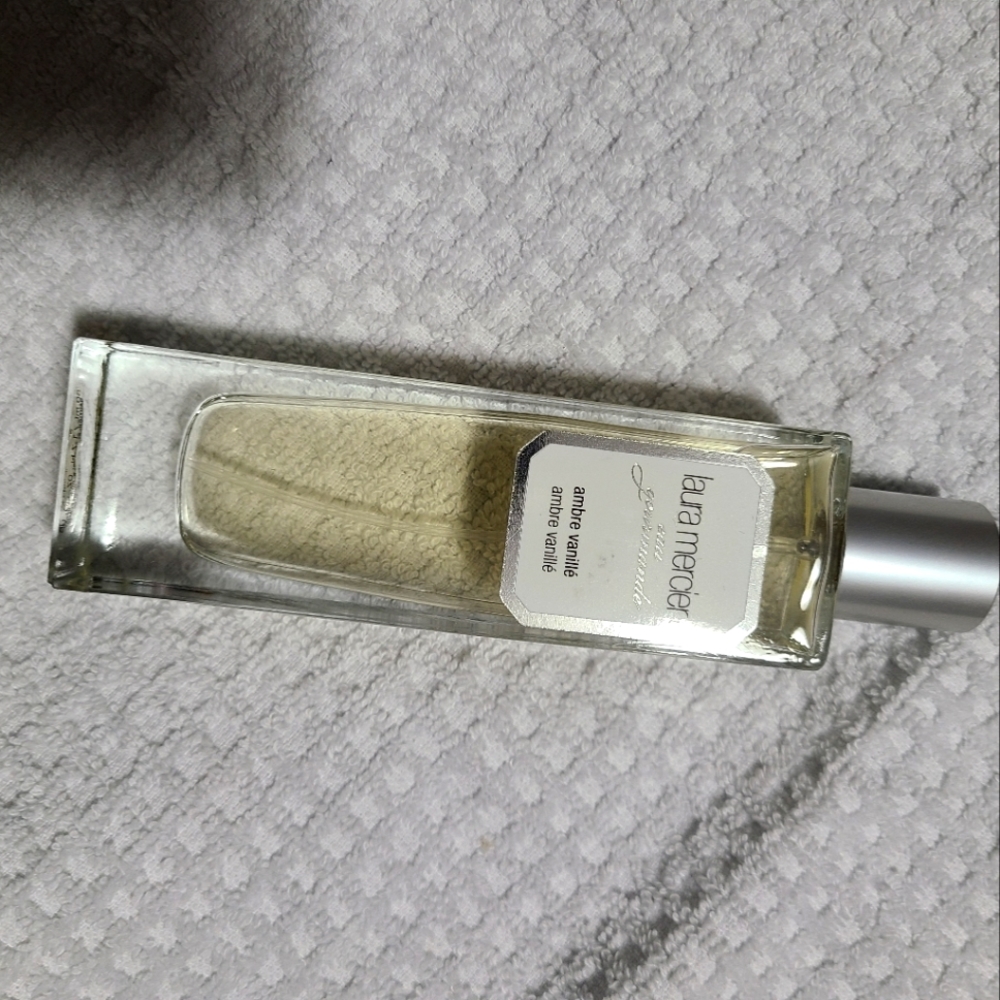 Laura Mercier spray